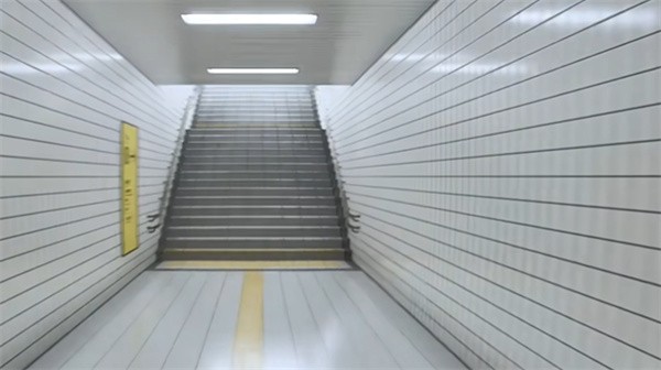 8番出口(图9) 8番出口(图9)